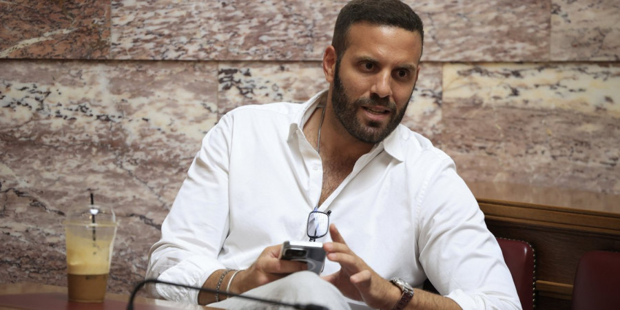 Επίθεση του ευρωβουλευτή Παππά σε δημοσιογράφο στο Στρασβούργο: Τον διέγραψε ο ΣΥΡΙΖΑ