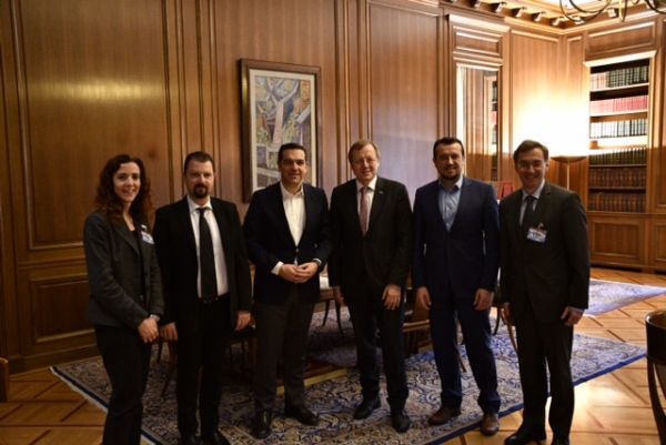 Και ο Τσίπρας... χαμένος στο διάστημα