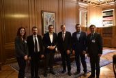 Και ο Τσίπρας... χαμένος στο διάστημα