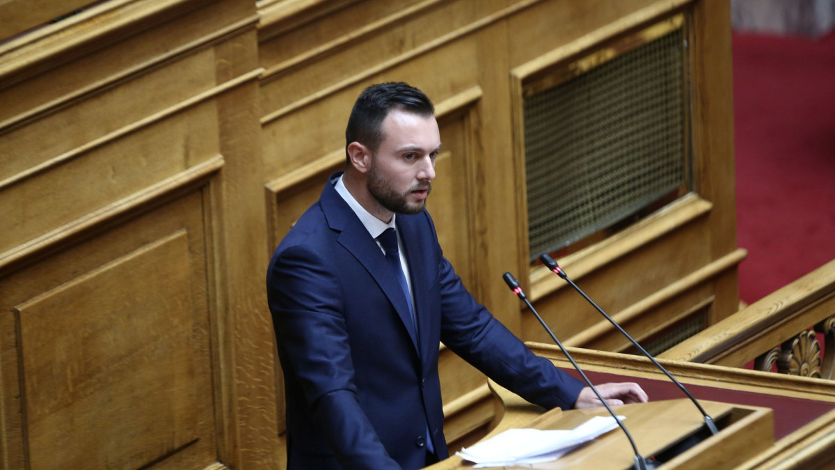 Συνελήφθη ο Φλώρος για την επίθεση στον Γραμμένο στη Βουλή
