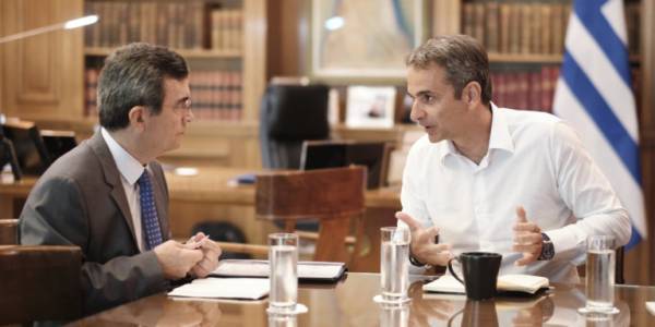 Συνάντηση Μητσοτάκη - Οικονόμου για τα τροχαία στην Κρήτη