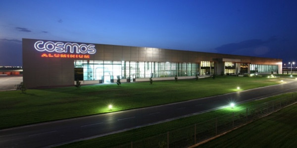 Συμφωνία στρατηγικής συνεργασίας μεταξύ Cosmos Aluminium και ETEM