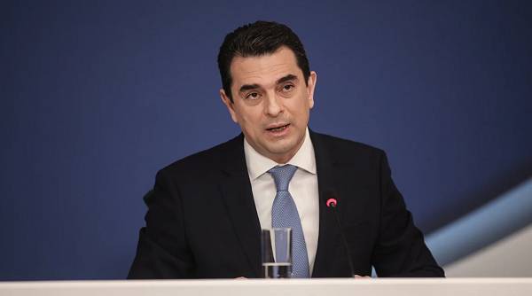 Σκρέκας: Εξαντλούμε κάθε μέσο για τη στήριξη νοικοκυριών και επιχειρήσεων