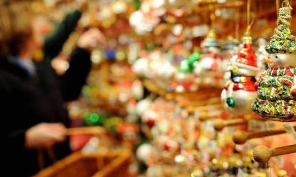 Το εορταστικό ωράριο των καταστημάτων