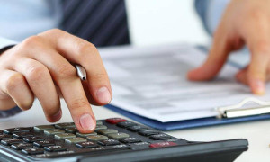 «Στον αυτόματο» τα πρόστιμα για εκπρόθεσμες δηλώσεις εισοδήματος και ΦΠΑ - Πότε επιβάλλονται