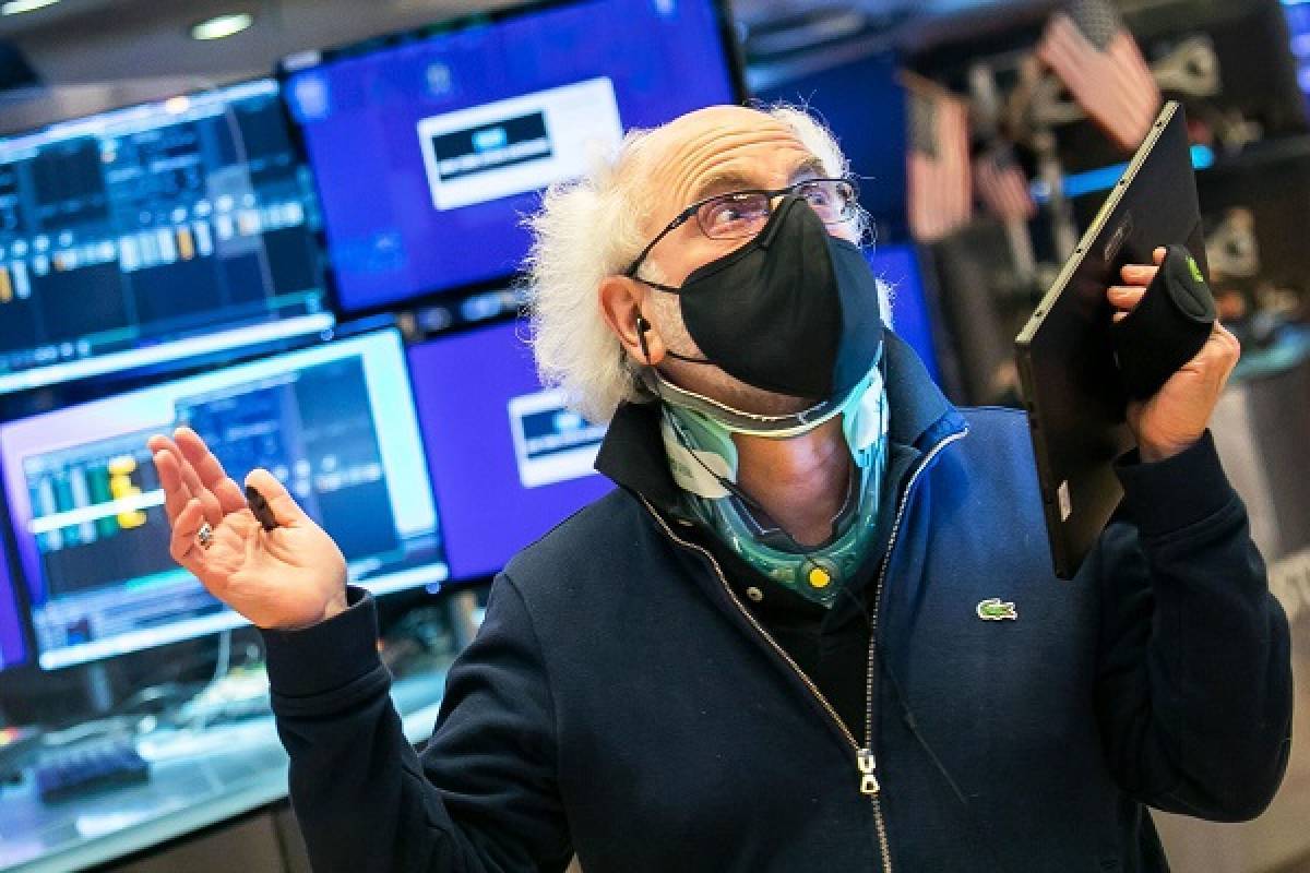 «Ριμπάουντ» της Wall Street σε μία εβδομάδα έντονης μεταβλητότητας-«Απογειώθηκε» το πετρέλαιο