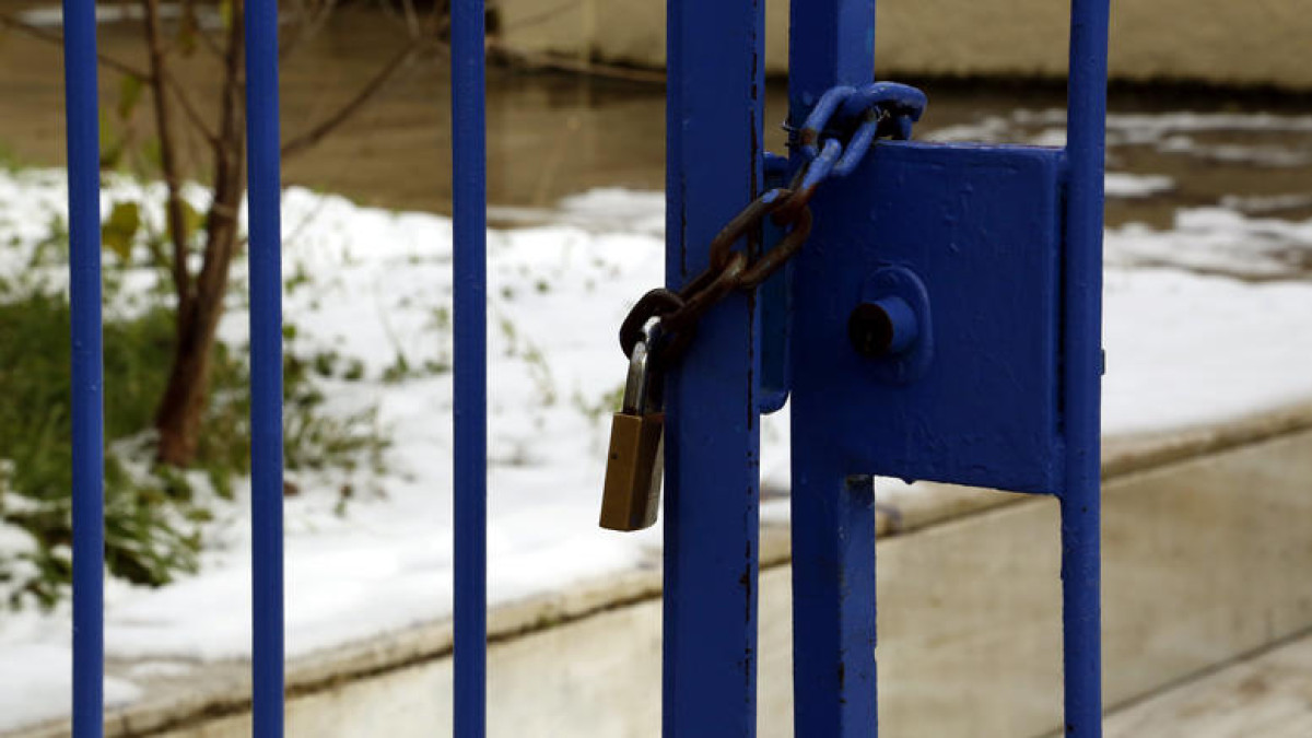 «Μπάρμπαρα»: Ποια σχολεία θα παραμείνουν κλειστά την Πέμπτη