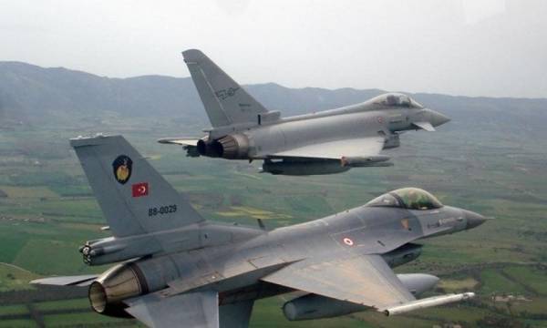 Νέες παραβιάσεις από τουρκικά μαχητικά στο Αιγαίο