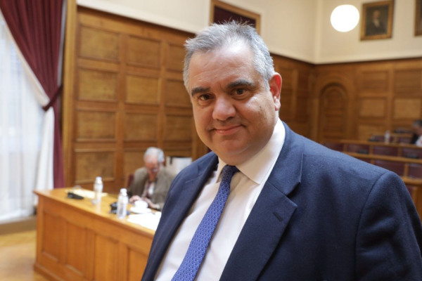 Σπανάκης: Πάνω από 38% αυξήθηκε η χρηματοδότηση για τη μεταφορά μαθητών από το 2019