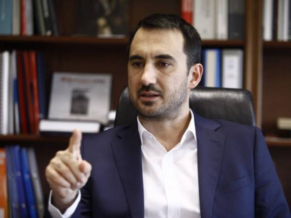 Χαρίτσης: Η κυβέρνηση πετά στα σκουπίδια τις δυνατότητες της οικονομίας