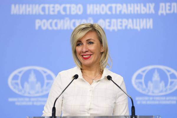 Συνεχίζει τις ειρωνίες η Ζαχάροβα για την εισβολή στην Ουκρανία