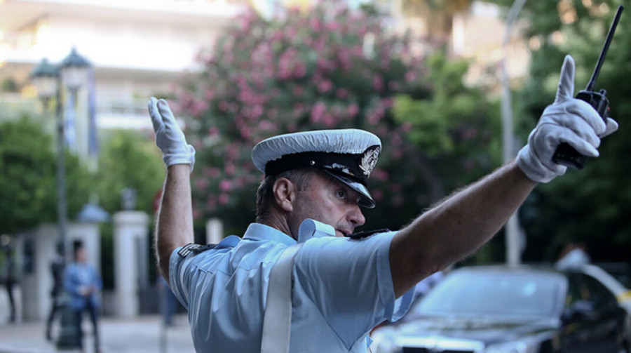 Επίσκεψη υπουργού Προστασίας του Πολίτη στους τροχονόμους του κέντρου