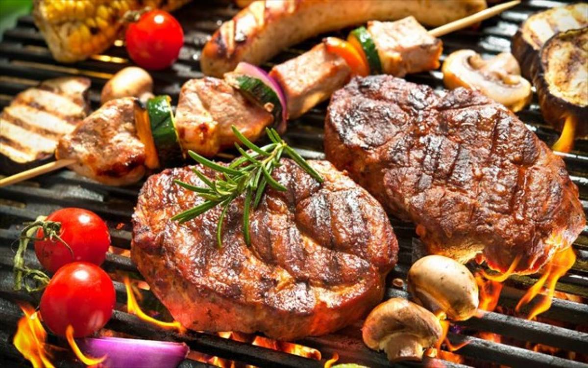 Τσικνοπέμπτη στο σπίτι: 10 tips για πετυχημένο BBQ
