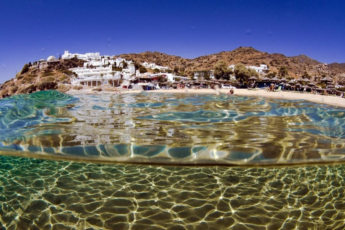 Bild: Η TUI επέβαλε στην Ελλάδα ταξιδιωτικούς κανόνες