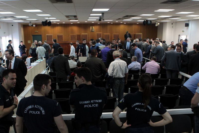 Ένταση και επεισόδια στη δίκη της Χρυσής Αυγής