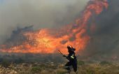 Πυρκαγιές: Ενεργά μέτωπα σε Ζάκυνθο και Σκύρο-Ελέγχεται η Πελοπόννησος