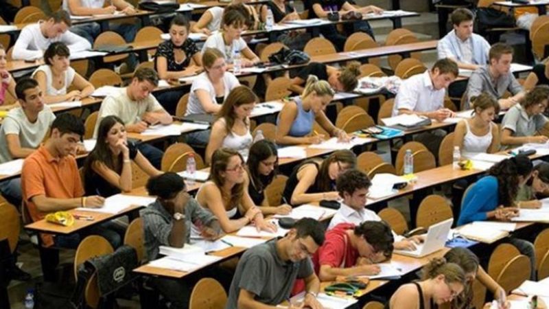 Απλήρωτοι εκδότες διακόπτουν τη δωρεάν διανομή συγγραμμάτων σε φοιτητές