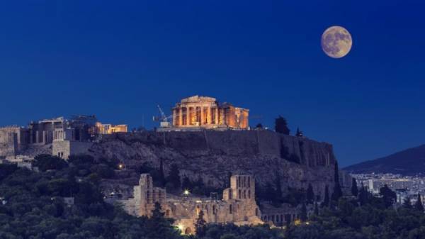 Μικρότερη η πανσέληνος τον φετινό Δεκαπενταύγουστο