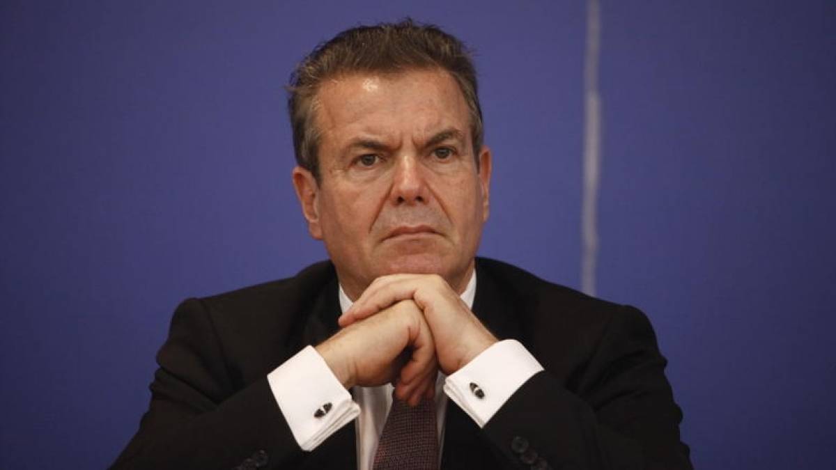 Πετρόπουλος: Βελτιώνουμε όλες τις παροχές, μισθολογικές και συνταξιοδοτικές