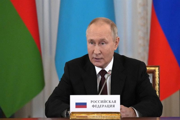 Ο Πούτιν επιμένει στην χρήση εθνικών νομισμάτων για τις συναλλαγές