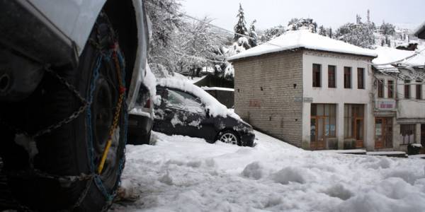Εξάπλωση κακοκαιρίας «Ραφαήλ»: Επιχείρηση διάσωσης στην Φθιώτιδα-Διακοπές ρεύματος στην Αττική