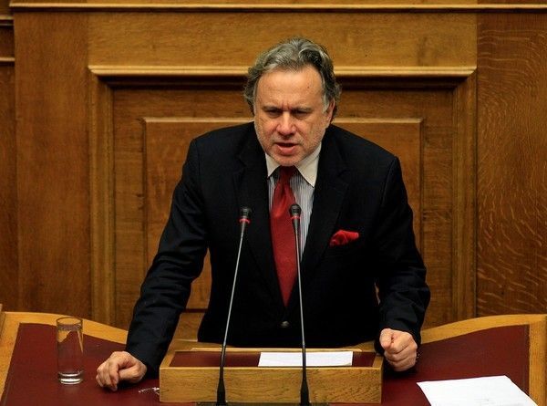 Σχέδιο Κατρούγκαλου: Βαθύ "μαχαίρι" στις επικουρικές συντάξεις