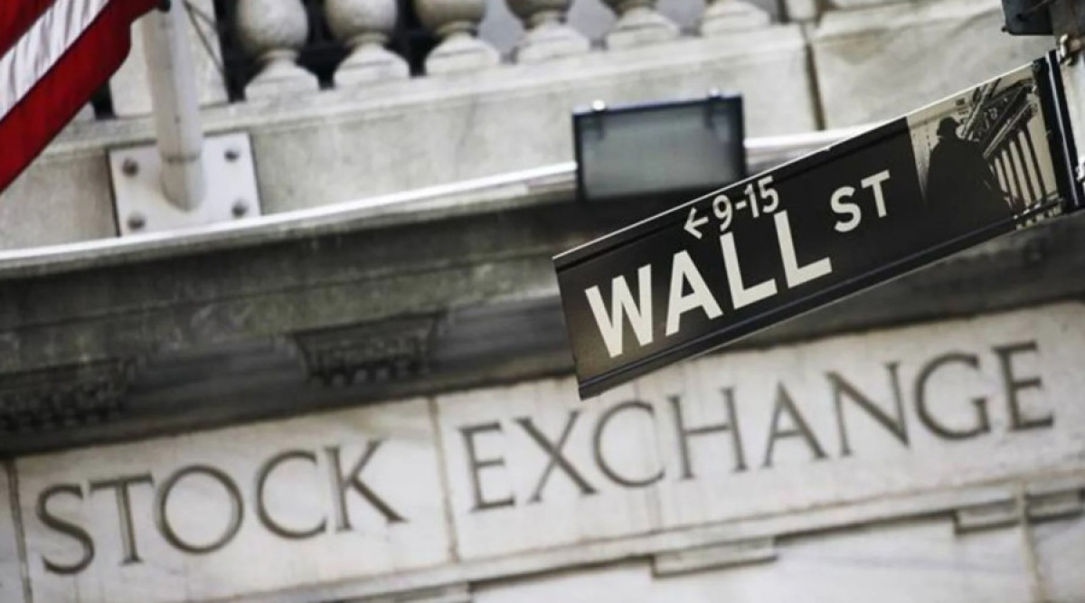 Έντονη μεταβλητότητα στη Wall: S&amp;P 500 και Nasdaq σε νέα ιστορικά υψηλά πριν τη πτώση