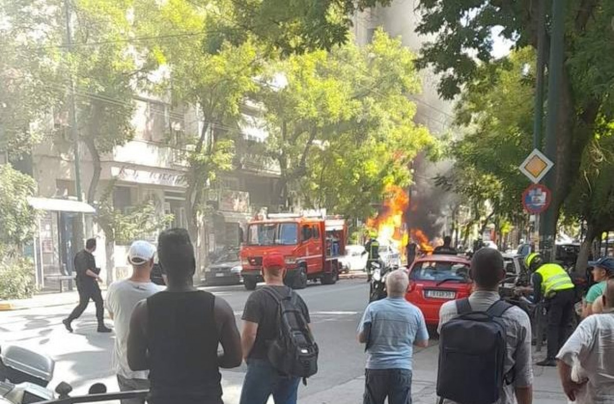 Πυρκαγιά και εκρήξεις σε κατάστημα με φιάλες υγραερίου στην Αχαρνών