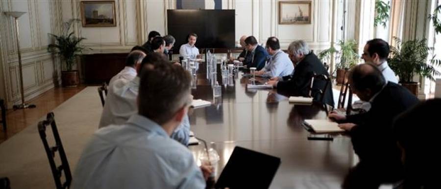 Μαξίμου: Πρόστιμα 5.000 ευρώ σε όσους παραβιάζουν τα μέτρα