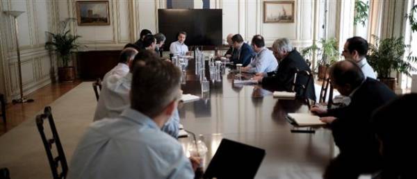 Μαξίμου: Πρόστιμα 5.000 ευρώ σε όσους παραβιάζουν τα μέτρα