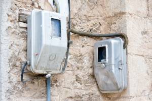 Ειδικό βοήθημα για την επανασύνδεση παροχών ηλεκτρικού ρεύματος