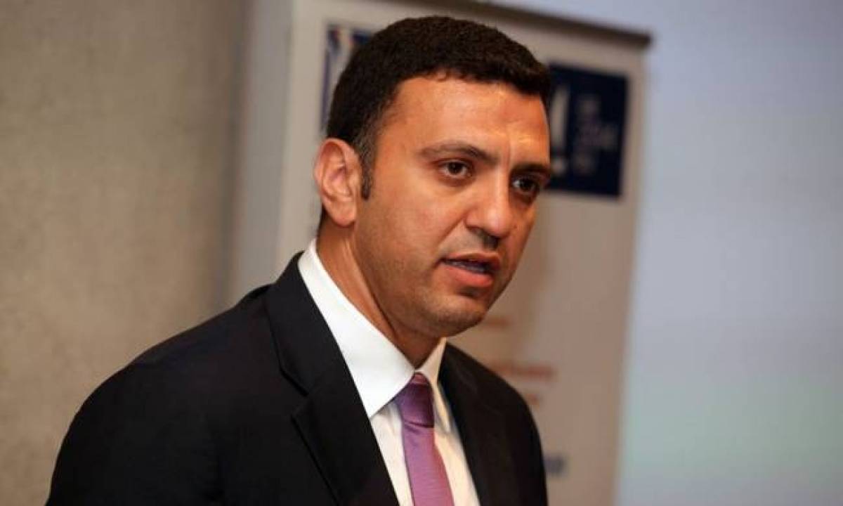 Για την «πιο ακριβή γραβάτα στην ιστορία» μιλά ο Κικίλιας