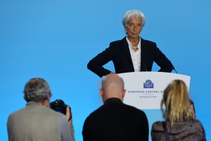 ΕΚΤ: Σταθερά τα επιτόκια, αλλά βλέμμα σε μειώσεις και PEPP