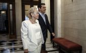 Τι γυρεύει η Θάνου στο πρωθυπουργικό γραφείο-Πληθώρα αντιδράσεων