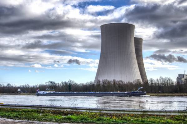 ΕΕ: Γιατί προτείνει να ταξινομηθεί ως «πράσινη» η πυρηνική ενέργεια