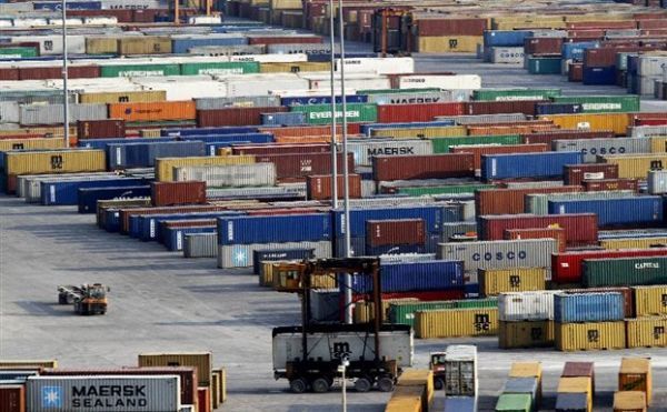 Θετικά πρόσημα στις εξαγωγές για το 4μηνο του 2015
