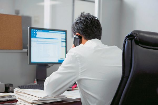 Ξένοι σε ΟΛΘ και Σαράντη – Ποιοι είναι, τι βλέπουν, γιατί αγόρασαν “Ελλάδα”