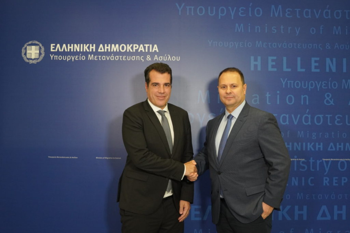 Συμφωνία Υπουργείου Μετανάστευσης και Υπερταμείου για μείωση δαπανών στις δομές φιλοξενίας και περιορισμό επιδομάτων