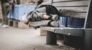 Συστάσεις για την προστασία των αστέγων από τον καύσωνα