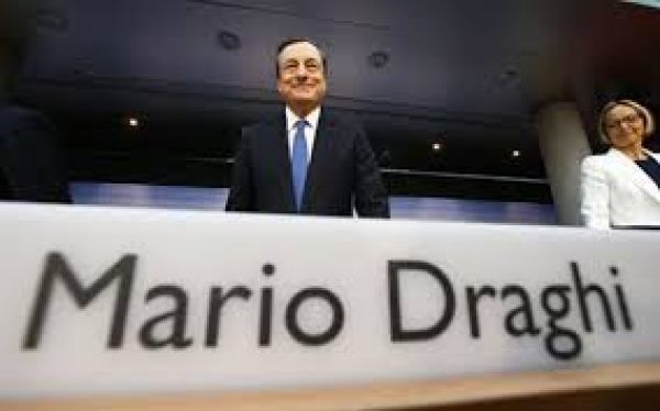 Ο Ντράγκι ανεβάζει τις αγορές και ρίχνει το ευρώ