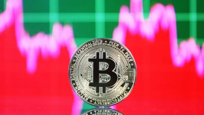 «Μαύρη» πρόβλεψη για το Bitcoin: Μπορεί να πέσει στα $13.000
