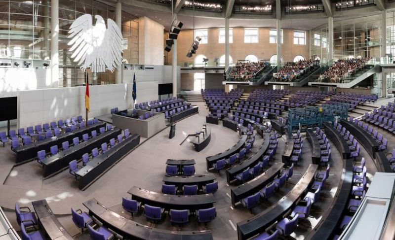 Σόιμπλε: Βέτο στα tweets εντός του κοινοβουλίου