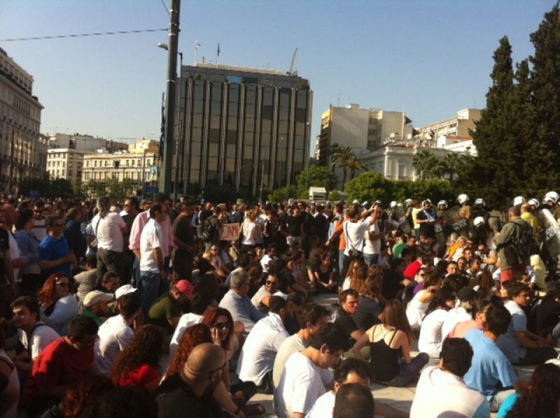 Οι "Αγανακτισμένοι" στο Σύνταγμα και σε άλλες 9 πόλεις