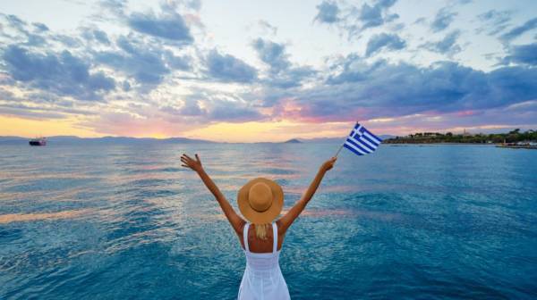 Τουρισμός: Δυνατό φίνις και ελπίδες για το 2022
