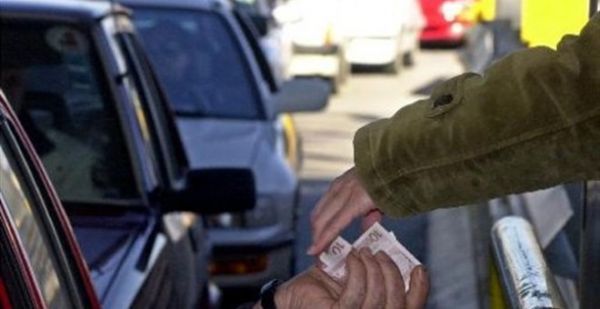 Πρωτοχρονιάτικος "μποναμάς" με αυξήσεις διοδίων στον Αυτοκινητόδρομο Αιγαίου