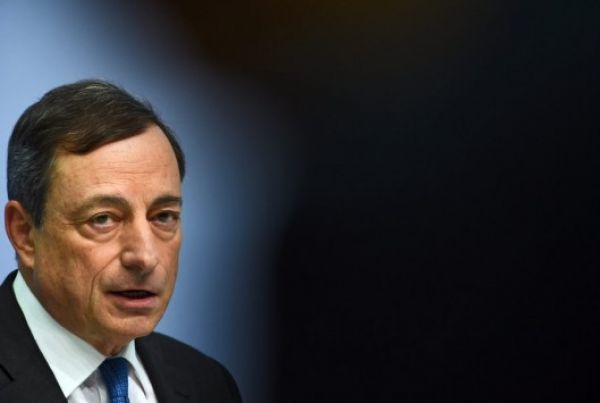 Υποχωρεί το ευρώ στον απόηχο των δηλώσεων Ντράγκι