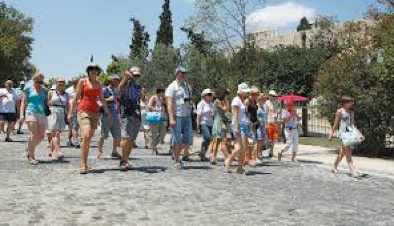 Αύξηση 17,3% στα τουριστικά έσοδα- "Άλμα" στις αφίξεις από τη Ρωσία