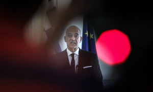 Δένδιας: Οι σχέσεις Ελλάδας-Κίνας μπορούν να αποτελέσουν παράδειγμα προς μίμηση