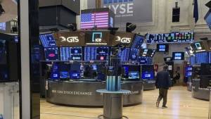 Wall Street: Μικτά πρόσημα εν μέσω αδιεξόδου για το πακέτο στήριξης της αμερικανικής οικονομίας