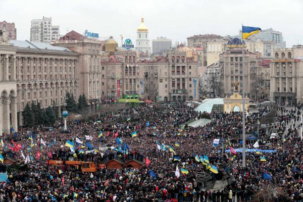 Με 2 δισ. δολ. ενισχύει η Μόσχα την ουκρανική οικονομία